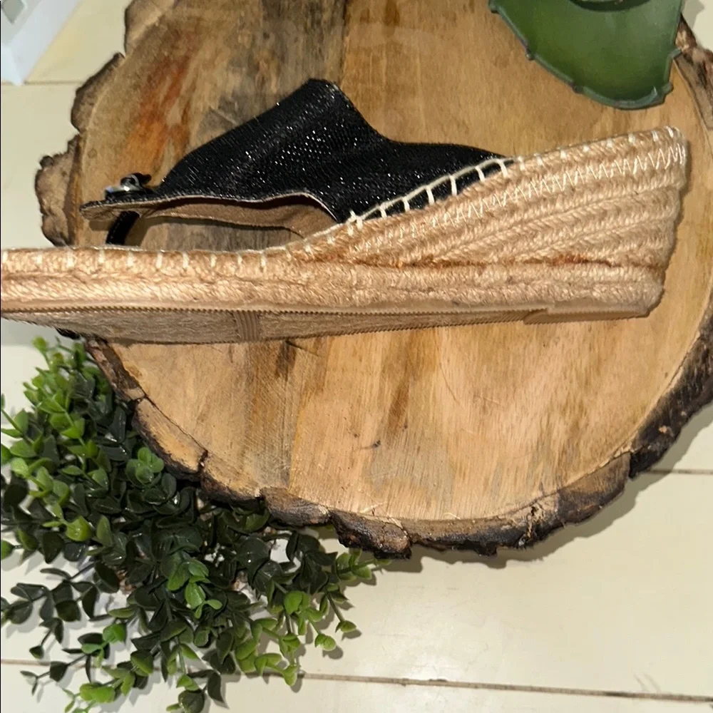 🆕 White Mountain Black and Tan Espadrille Slide Thong Sandals•Size 8 - Picture 8 of 16